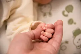 男女通用，宝宝满月朋友圈这样发图片