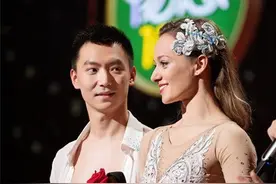 13年俄罗斯美女远嫁成都，随丈夫赴华打拼，异国眷侣连登4年春晚图片