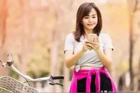 58岁土豪大妈恋上34岁小伙：我们结婚吧！小伙：我还是喜欢年轻的图片