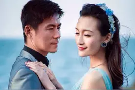 他生于山东，长于台湾，成名于新加坡，娶小14岁妻子恩爱一万年图片