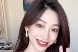 知名主持人美国生子！产后浓妆坐精致月子，戴31万手镯170万名表图片