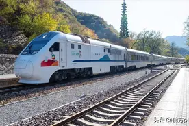 西安北站在夜间车开行期间 站内全面启动 24小时运营模式图片