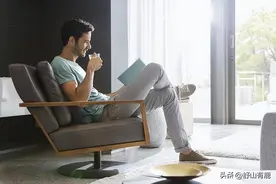 男人会在50岁后，遇到这些小人，他们是来“克”你的图片