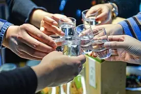 对于喝酒这件事，南方和北方都有什么不同？看看是否和你想的一样图片