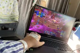 魔兽TBC：3位怀旧服极限玩家，住院也要开荒，隔离不忘打G团图片