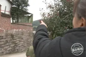 村里来了位新邻居，村民苦不堪言，甚至说有点“辣眼睛”图片