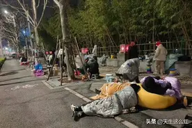 半个娱乐圈明星都在上海睡高档酒店，粉丝却在睡马路牙子？图片