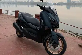 历经399天漫长等待，喜提2022款雅马哈Xmax300（墨松绿）图片