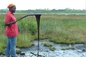 全球最大沥青湖，储量惊人，至少可开采200年，我国是其最大买家图片