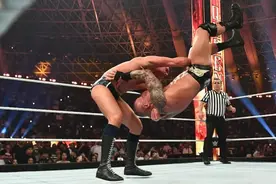 兰迪声称最年轻的冠军纪录难以打破，WWE新人做出回应......图片