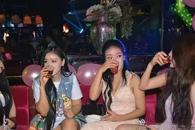 随着天上人间娱乐会所关闭，人们对于娱乐场所的向往似乎在增加。图片