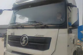 常年吃泡面、车厢当成家，货车司机到底是有多辛苦？图片