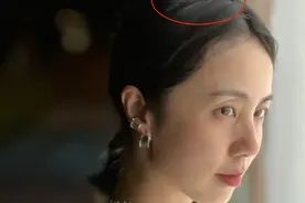 45岁孙莉罕见公开无修图美照，白发皱纹超抢镜，获赞衰老得很好看图片
