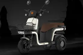 雅迪、金彭发布新电动三轮车，动力足，爬坡有劲，续航超百公里图片