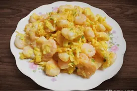 这才是虾仁最鲜嫩的做法，教你一招，虾仁出锅滑嫩Q弹，真鲜美图片