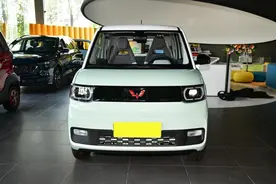 国产低价代步小车，全系自动挡不烧油，颜值出众，实拍宏光MINI EV图片