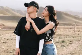 瘦成一道闪电！杜海涛零点晒亲密合照为沈梦辰庆祝34岁生日，甜喊“我的堂客”：寂静于暖，安然于甜图片