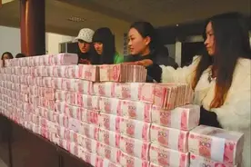 一吨黄金，一吨美元，一吨人民币，3选1的话，聪明人选哪一个？图片