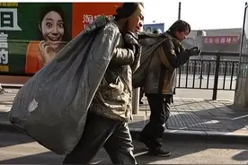 20年前，湖北小伙为救白血病女友花光40万，女友病好后却嫁给别人图片