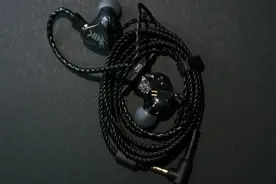 手机怎样播放出立体环绕的音质？配高品质有线耳机如临音乐会现场图片