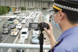 电子眼“闪一下”和“闪两下”代表啥？许多人不知道，交警说答案图片