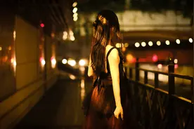 故事：失散二十年她回乡认亲，却从亲人交谈中，得知当年离家真相图片