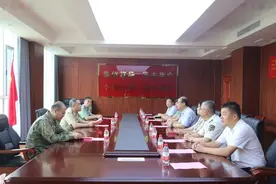 河南省延津县委书记带队开展“八一”拥军慰问活动图片