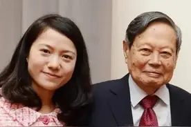 2004年，82岁的杨振宁和28岁的翁帆，终于理解这对爷孙恋了图片