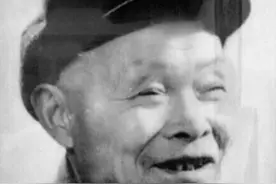 1956年，周总理在开会时看见一熟人，毛主席：老班长回来了图片