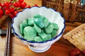 腌腊八蒜，记住满足2个简单的条件，大蒜2天快速变绿，酸脆可口图片