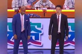 CBA火爆1战！上海外援与马泳打架双双夺权，赢49分把老马往死里打图片