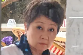 赌王四太梁安琪近况，脸肿馒化身子又矮又肥，被何超欣蛇精脸抢镜图片