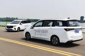 试驾大7座MPV五菱佳辰，更适合家用，10万出头落地顶配自动挡图片