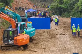 救援人员仍未放弃、不会放弃！东航MU5735坠毁后的72小时图片