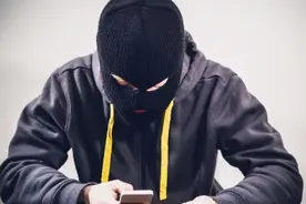 微信绑定了卡要注意：手机出现这3种情况，可能被监控了图片