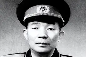 老裁缝做梦也没想到，被他用布尺打跑的小裁缝，竟成了开国将军图片