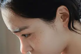 李敏镐新剧里的女主被夸脱离清一色整形脸？图片