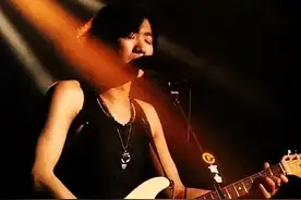 港乐30年：张国荣走了，许冠杰老了，风流雨打风吹去，再也不回头图片