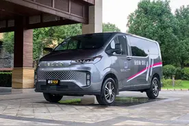 依维柯也来抢MPV市场了 智能座舱搭配电动滑门 实拍全新聚星图片