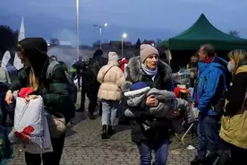 内外都是危机，欧洲多国公民盯上乌克兰女性，逃难路上也历经磨难图片