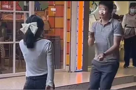 安徽：男子为追女生想奇招，扭胯甩臀放飞自我，网友：尴尬死了图片