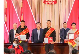 太原市迎泽区：服装城 三十年“群英会”图片