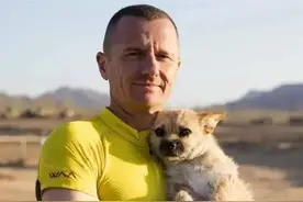 ￼一个外国人和一只中国流浪狗之间的故事，感动了世界图片