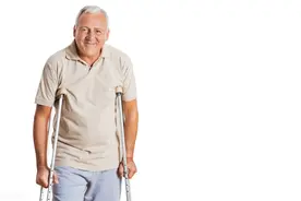 如今瘫痪在床的老人越来越多，于家麻烦于己痛苦，你知道原因吗图片