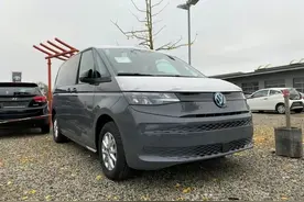 新款大众迈特威抵达港口，预售32-47万，2.0T+七座，看啥丰田塞纳图片