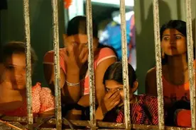 中国小伙去印度旅游，导游带他去红灯区，小伙叹气：印度人真神奇图片