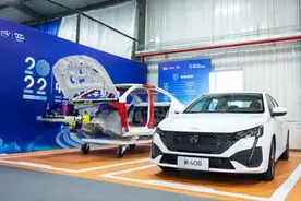 哪款车能包你满意？新408对比速腾，一根防撞梁就看出区别图片