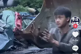 修车小伙一招“叶问蹲”走红网络，网友：这一蹲已经打败了90%的普通人图片