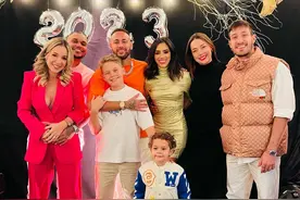 人生赢家!内马尔巴黎豪宅办跨年派对,搂着超模女友+儿子母亲合影图片