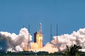 印度网友崩溃问：怎样看待美国媒体称中国至少领先印度三十年？图片